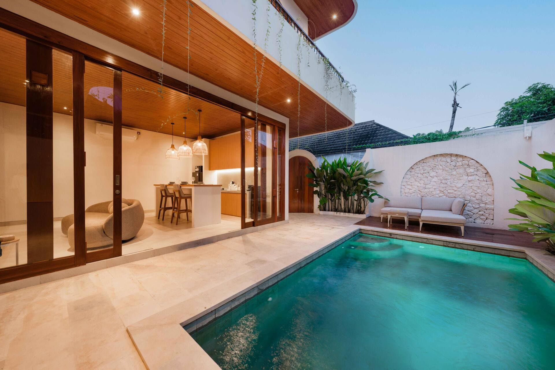 NUQ Seminyak - Spacious 3BR Pool Villa — photo 4